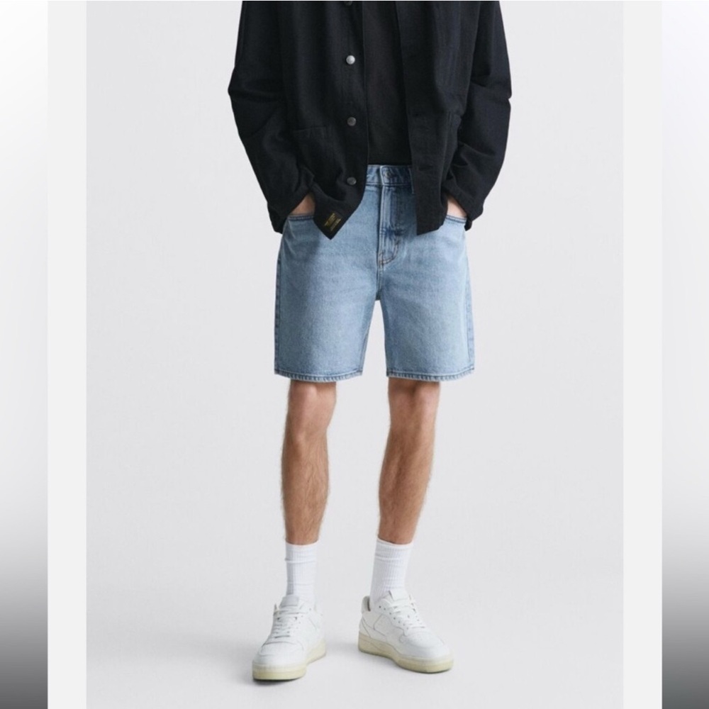 Men’s ZARA light wash Jeans shorts size 32